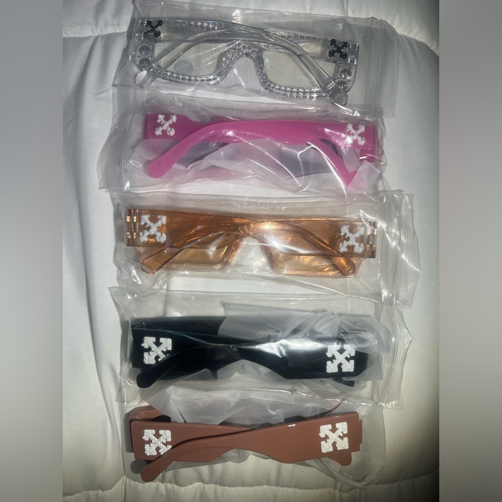 Stylish Sunglasses 5 pc Set with Iconic X Logo